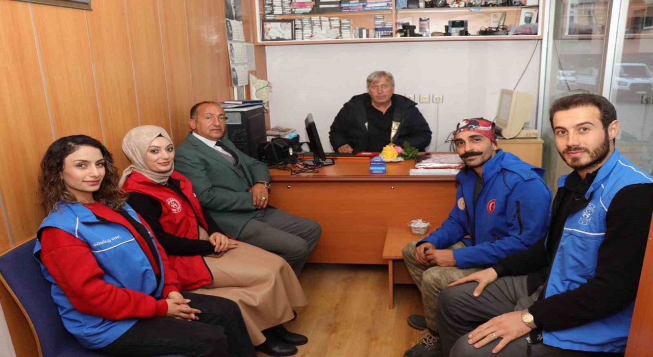 Oltu Gençlik Merkezinden Gazeteci Dursun Murat Aydına anlamlı ziyaret