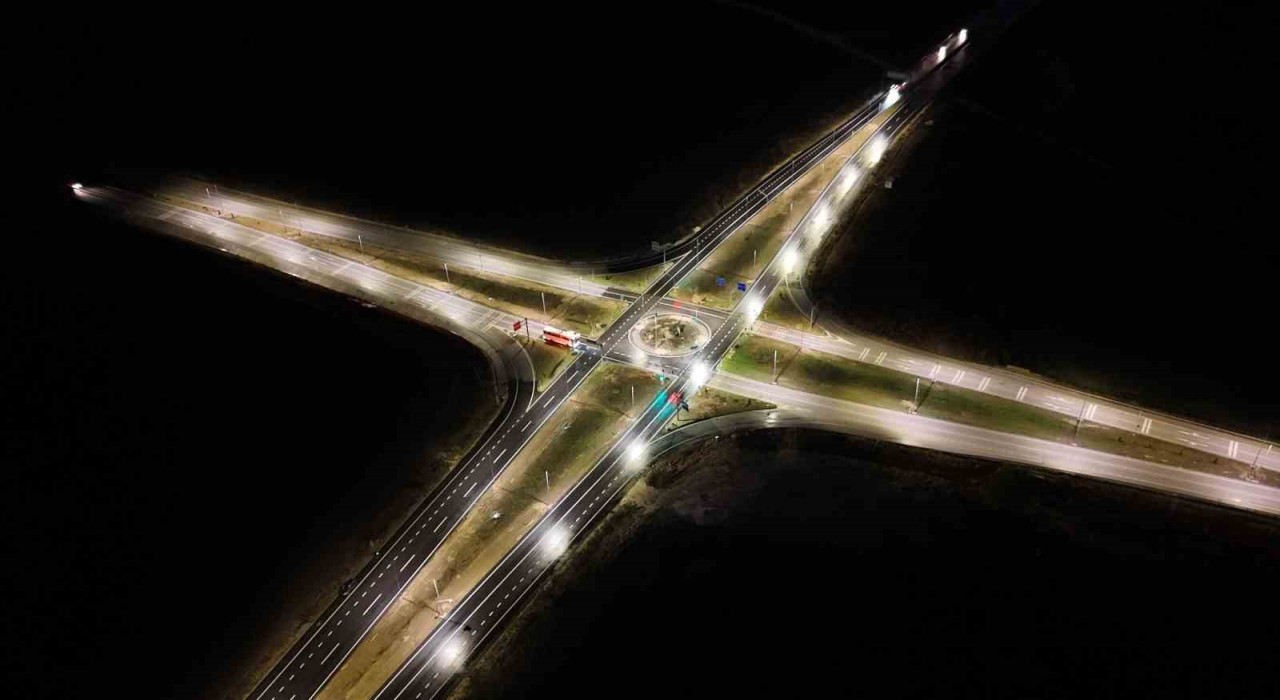 Ölümlü kazaların yaşandığı Pınarhisar-Lüleburgaz Kavşağında aydınlatma çalışmaları tamamlandı