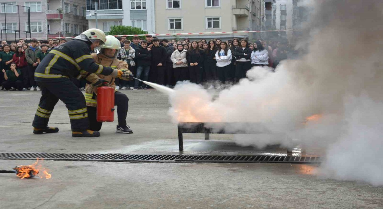 Orduda öğrencilere deprem ve yangınla mücadele eğitimi