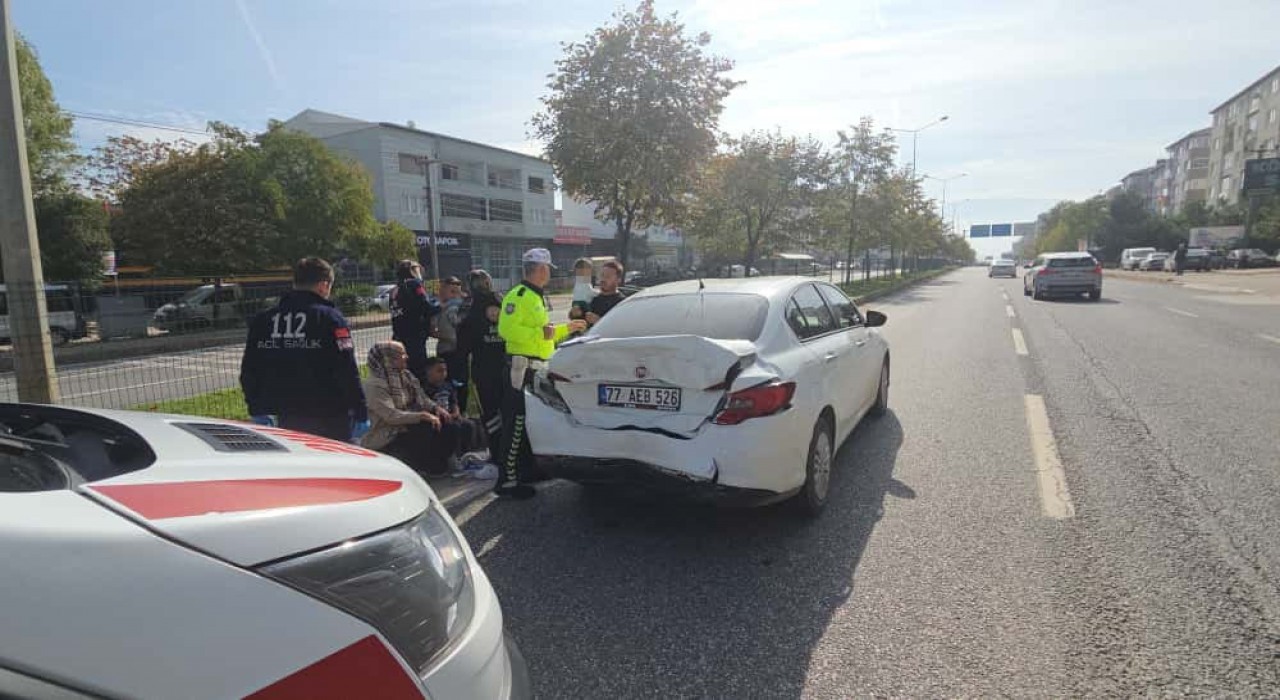 Orhangazide faciadan dönüldü: Tırın çarptığı otomobil metrelerce sürüklendi
