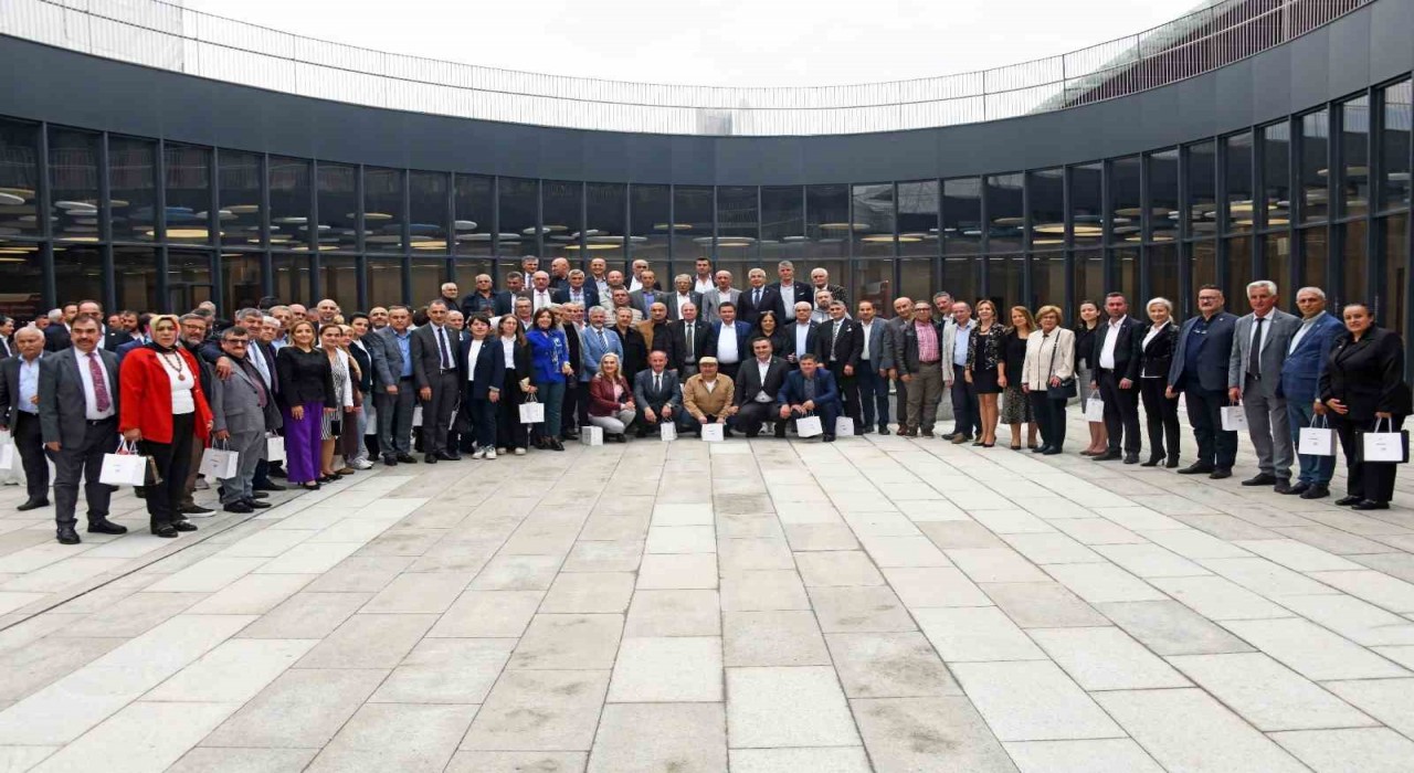 Osmangazide muhtarlar günü buluşması