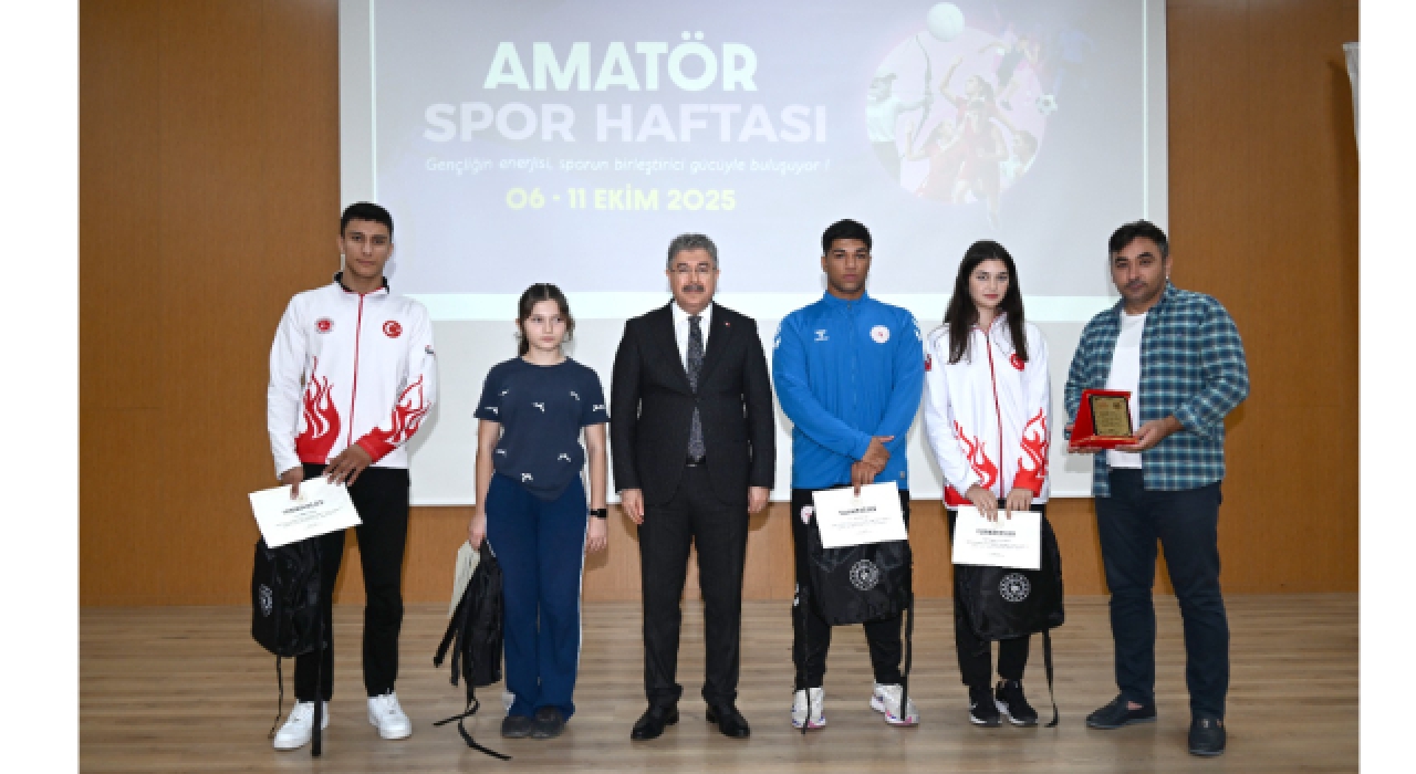 Osmaniye’de Başarılı Sporcular Ödüllerini Aldı