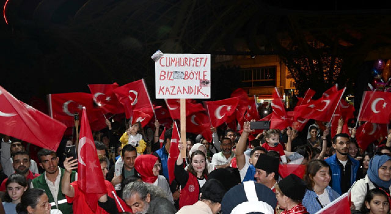 Osmaniye’de Cumhuriyet Coşkusu Fener Alayı İle Kutlandı