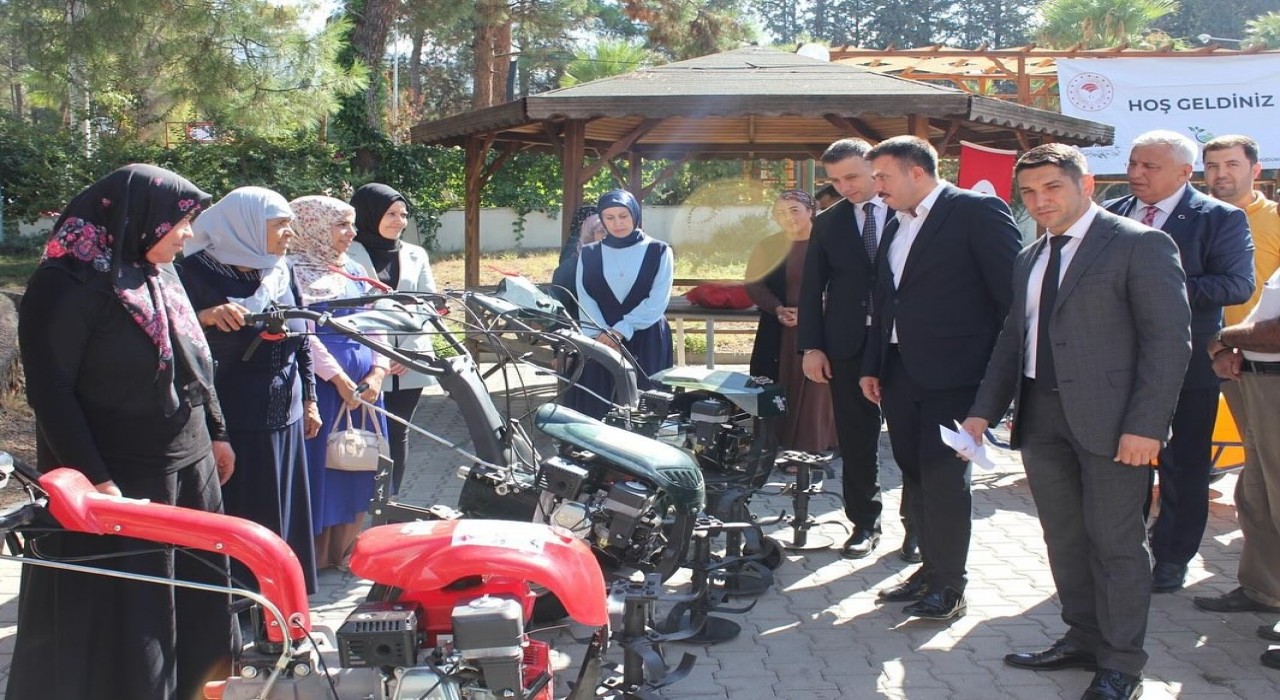 Osmaniyede ‘Kırsal Dezavantajlı Alanlar Projesi kapsamında makine dağıtıldı