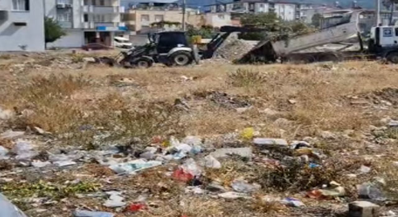 Osmaniye’de Mahalle Ortasına Çöp ve Moloz Dökülüyor!