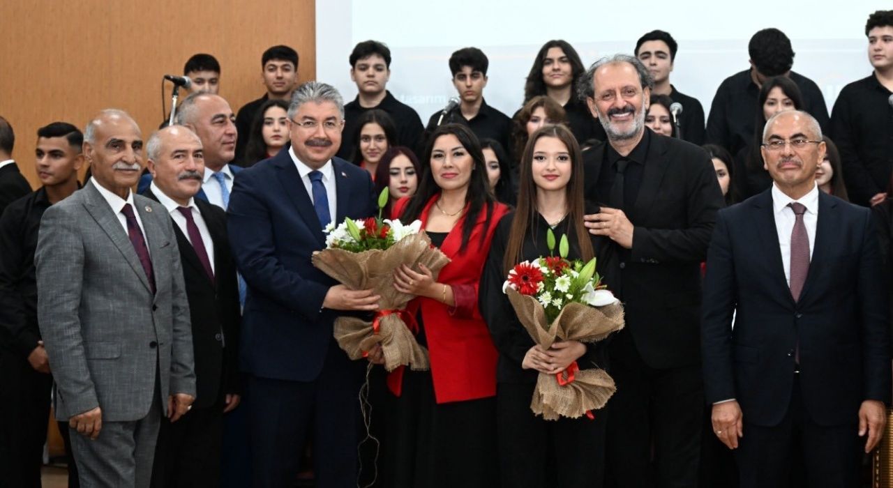 Osmaniye’de Yücel Arzen ve Öğrencilerden Unutulmaz Program