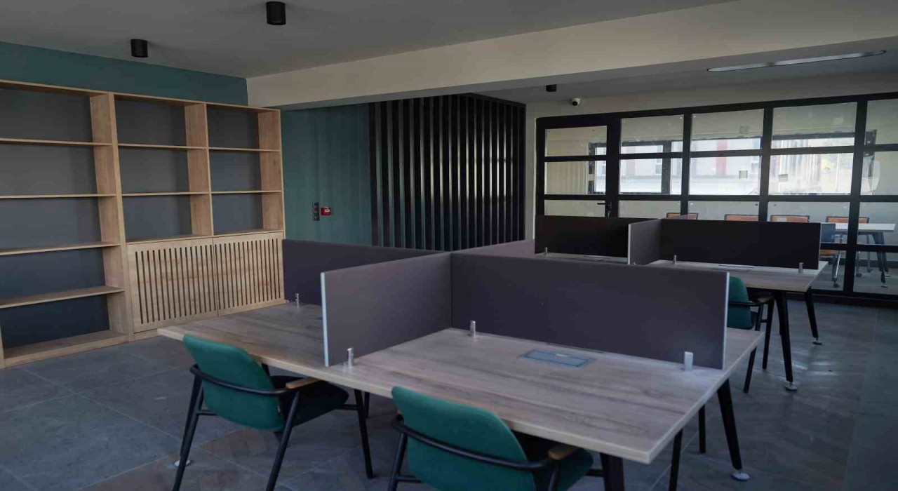 Osmanlı Mahallesinde gençlerin merakla beklediği gençlik merkezi yakında hizmete açılıyor