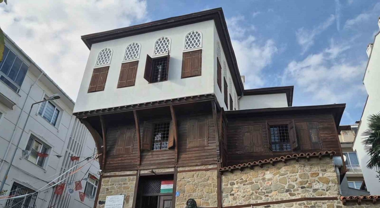 Osmanlıya sığınan Macar kralının evi eski günlerini arıyor