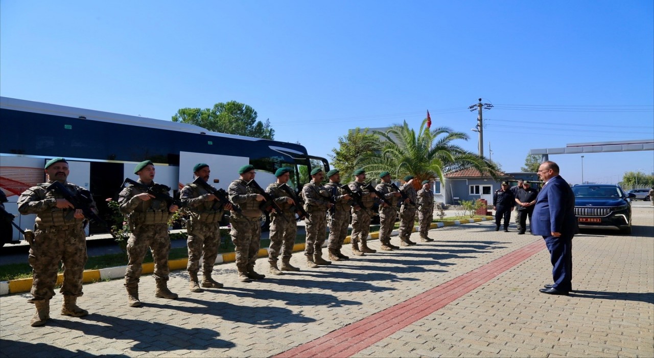 Özel hareket polisleri, dualarla Suriyeye uğurlandı