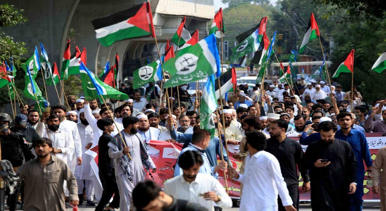 Pakistanda İsrailin Küresel Sumud Filosuna müdahalesi protesto edildi