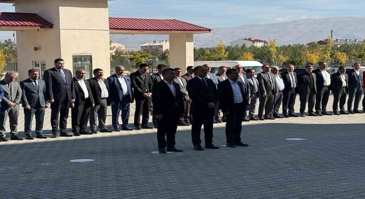 Patnosta Muhtarlar Gününde Ballı Kutlama