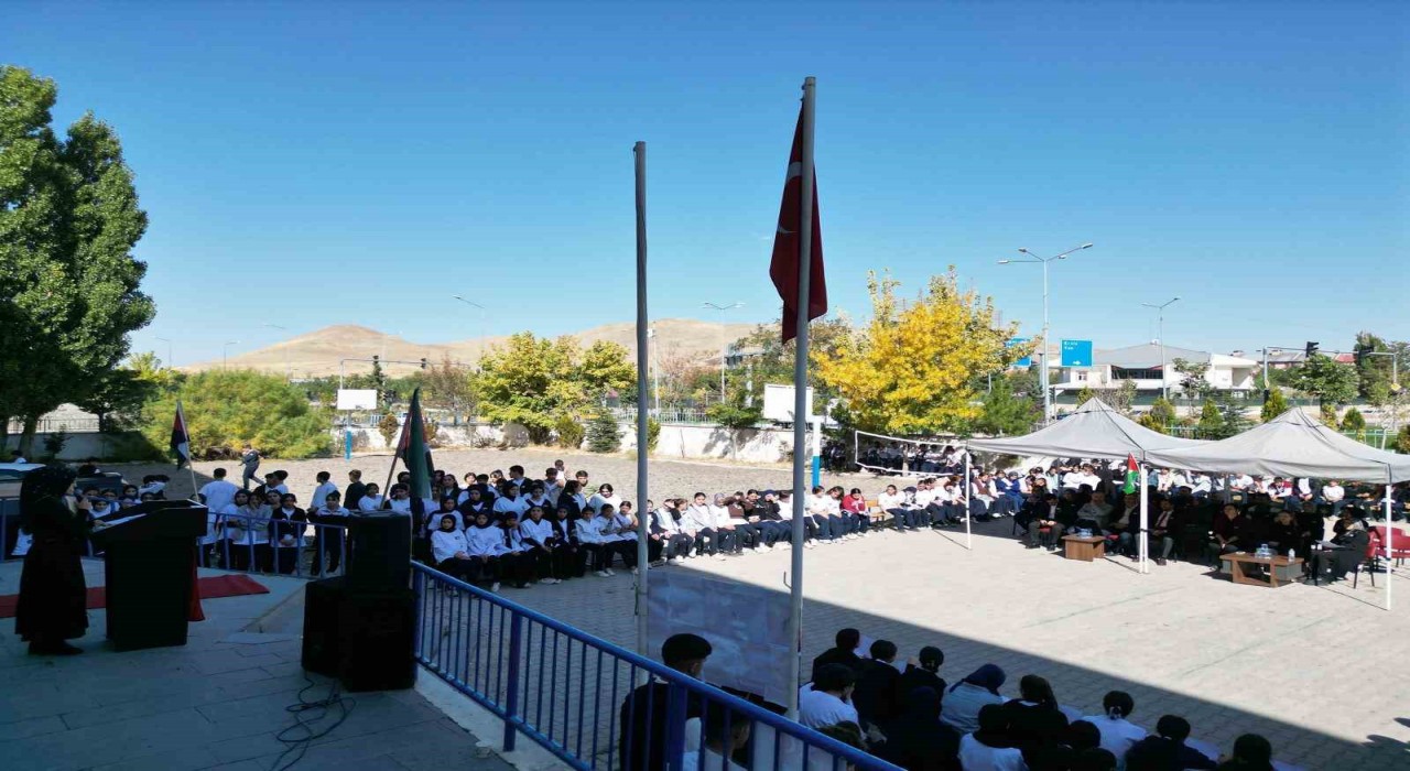 Patnosta öğrenciler Filistin için tek yürek oldu