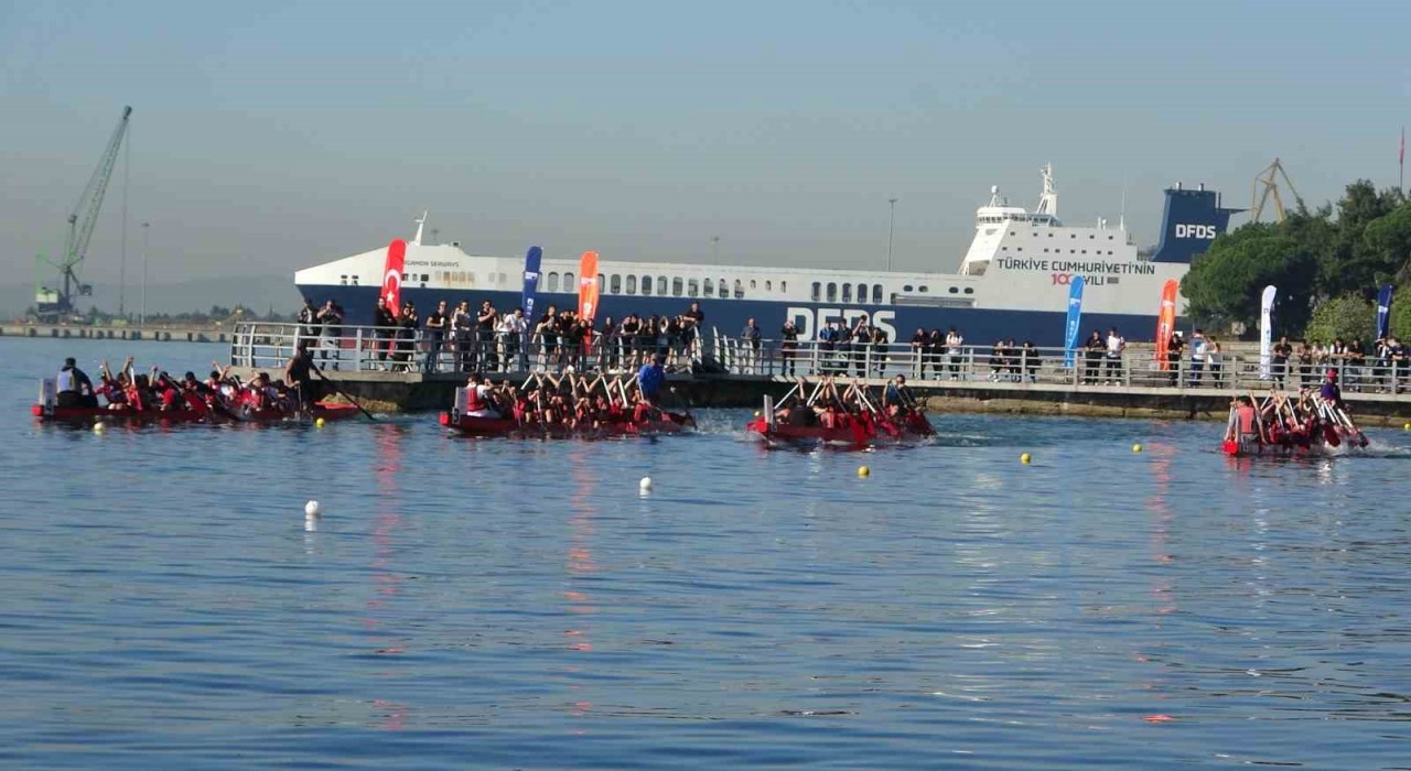 Pendik Cumhuriyet Kupası Dragon Bot Yarışlarında öğrenciler birincilik için kürek çekti