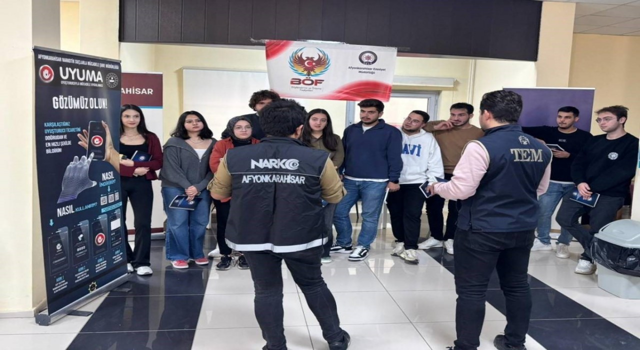Polis öğrencileri terör ve narkotik suçlara karşı bilgilendirdi