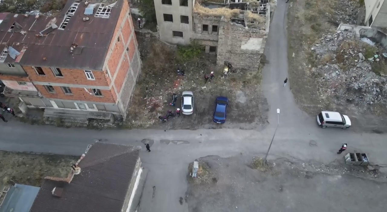 Polisten metruk binalara baskın