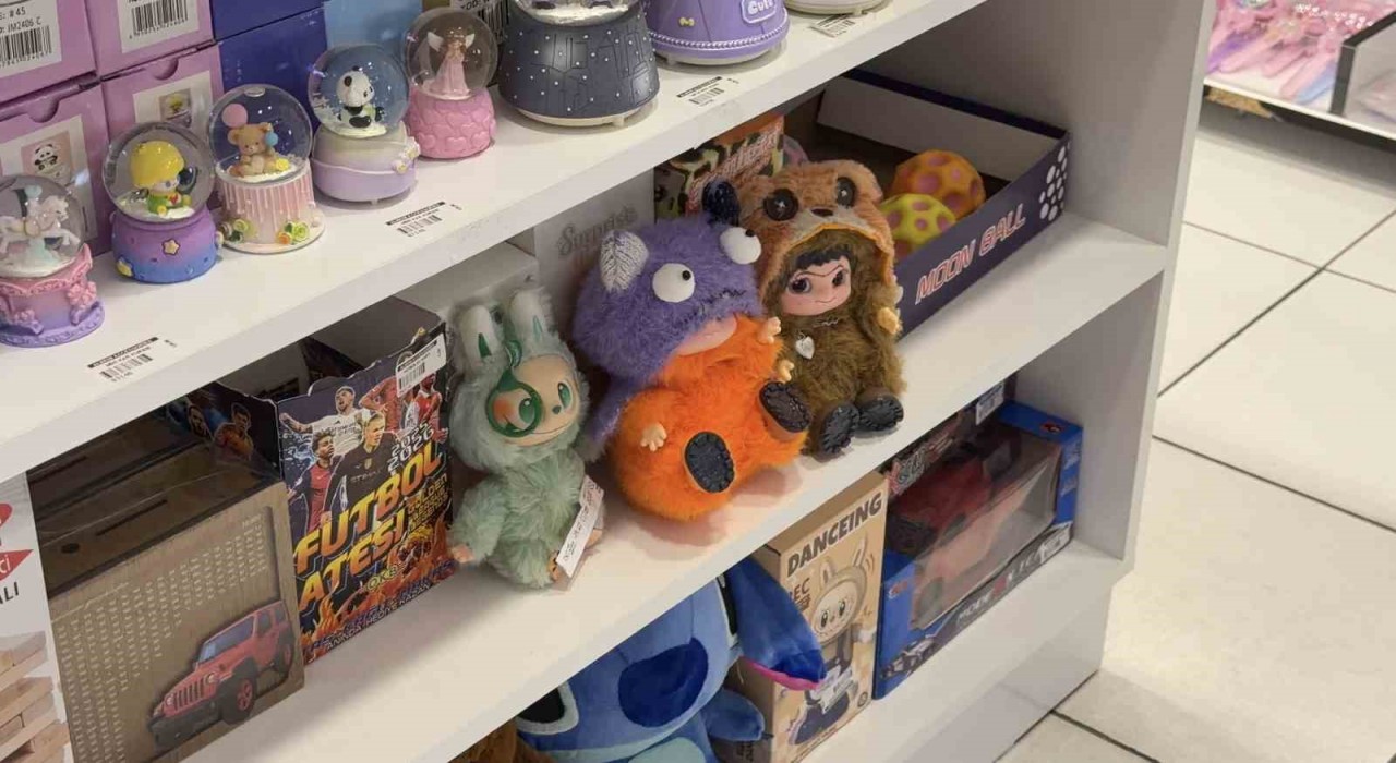 Popüler oyuncak Labubu çılgınlığı hırsızlıkla bitti: O anlar kameraya yansıdı
