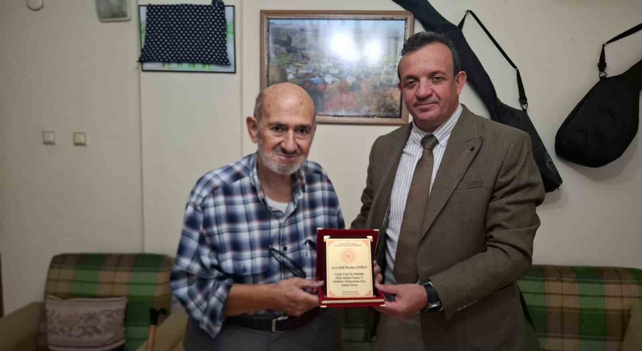 Posof Gençlik ve Spor Müdürü Yılmazdan şair ve ozanlara vefa