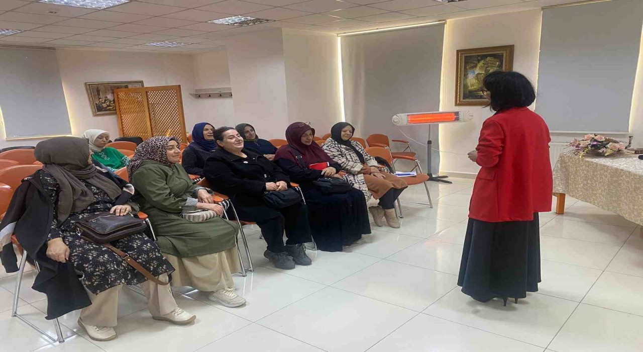 Pursaklarda kadınlara yönelik farkındalık ve aile okulu eğitimleri