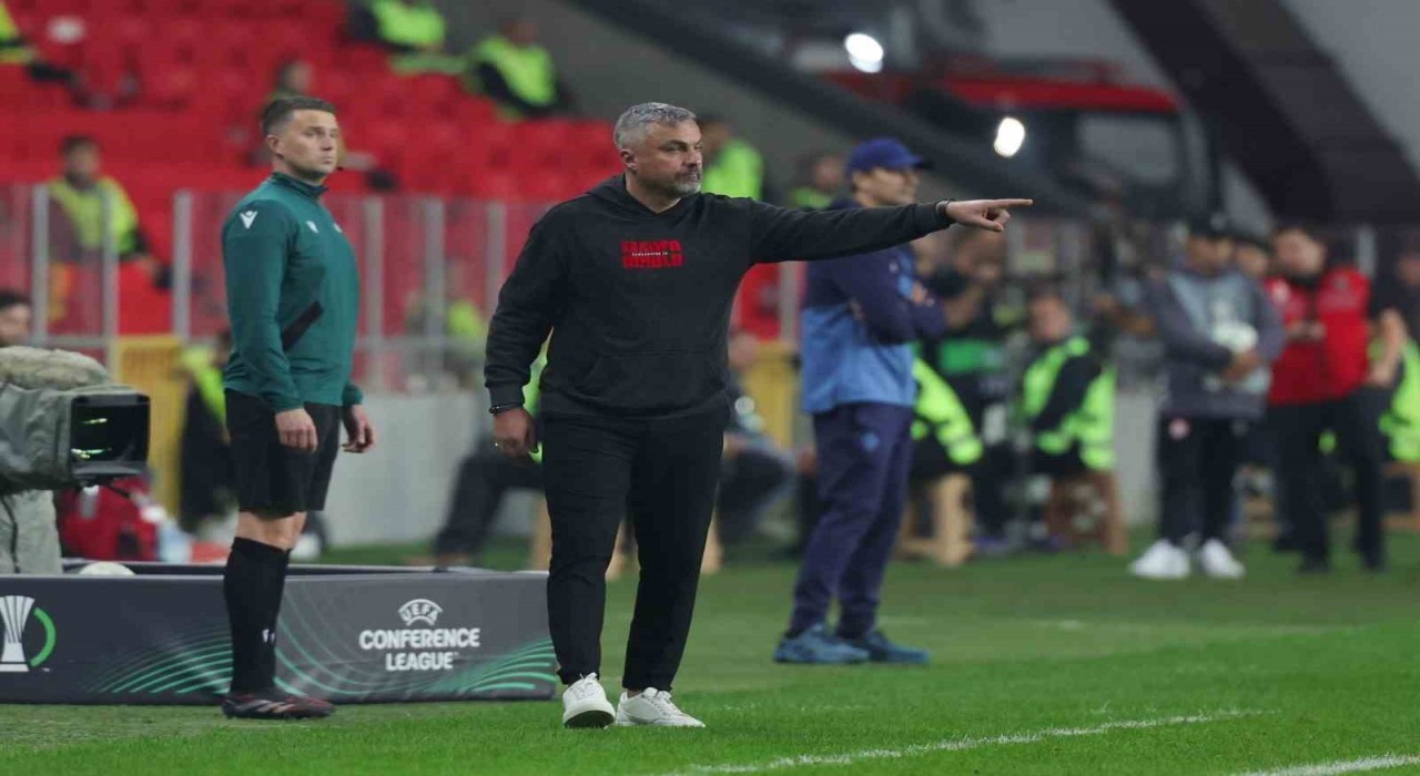 Reis: Türkiyede çok çabuk hoca değişikliğine gidiliyor