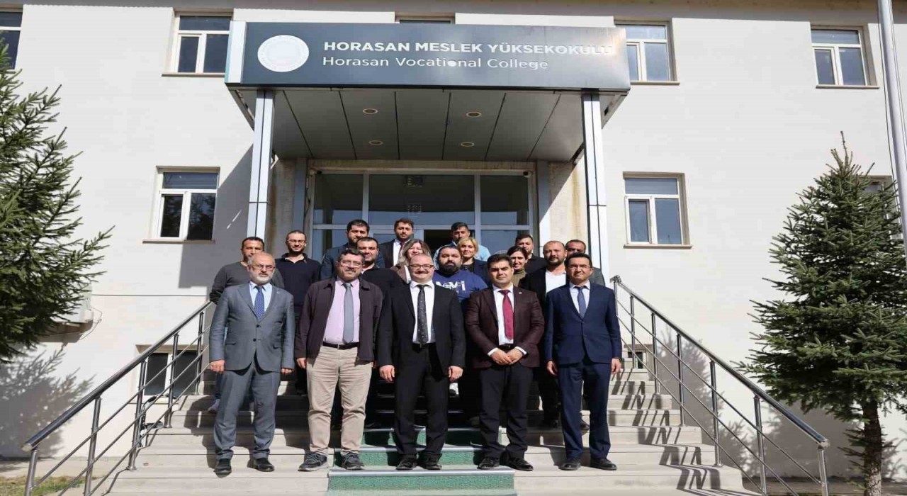 Rektör Hacımüftüoğlu, Horasan MYOyu ziyaret etti