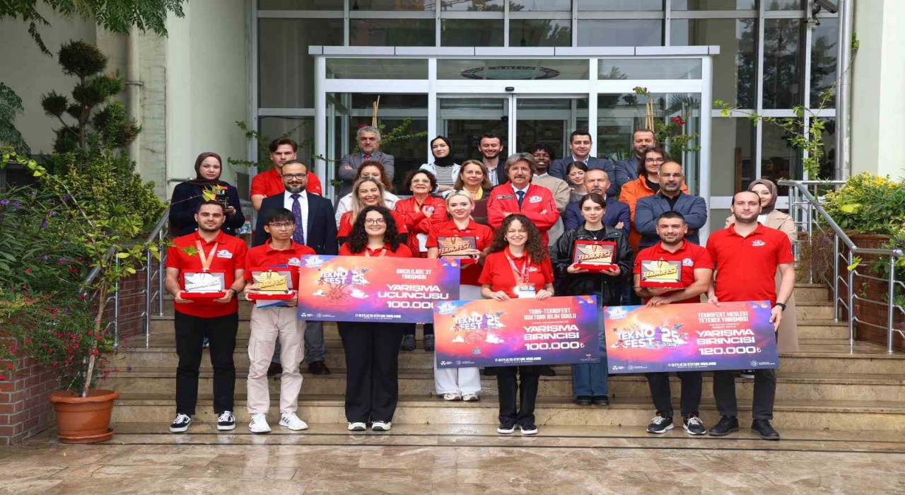 Rektör Yılmazdan TEKNOFEST şampiyonlarına özel tebrik