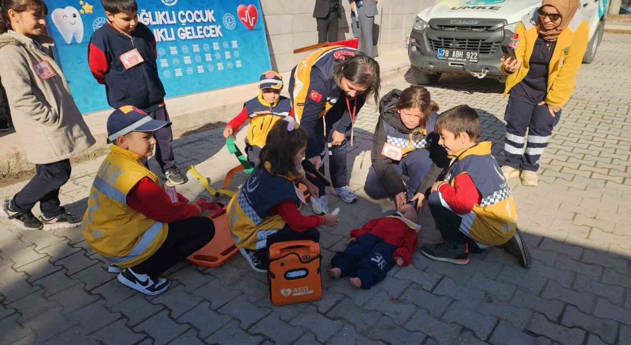 Sağlıklı Çocuk, Sağlıklı Gelecek programı devam ediyor