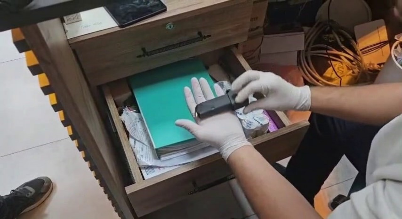 Sakaryada özel harekat destekli silah ve sahte alkol operasyonunda 2 tutuklama