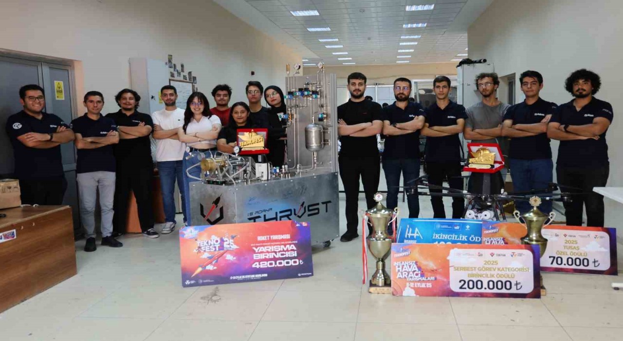 Şampiyon öğrencilerin yeni hedefi: Uzaya çıkmak