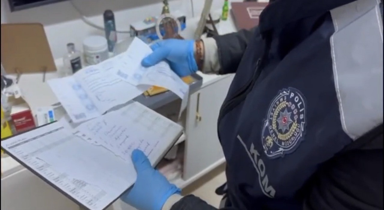 Samsunda KOM ekiplerinden tefecilik ve silah ticareti operasyonu