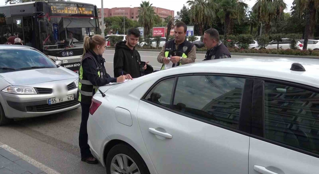 Samsunda korsan taksi operasyonu: 2 sürücüye toplam 92 bin TL ceza
