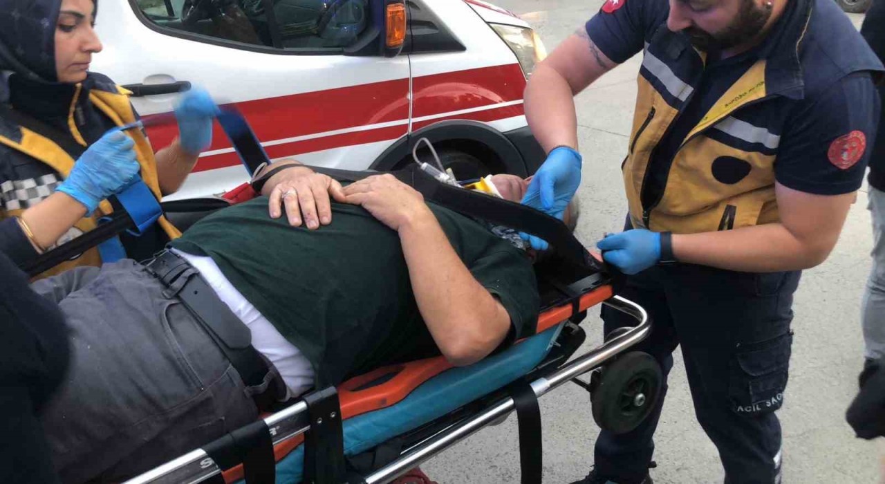 Samsunda sıkışmalı trafik kazası: 2 yaralı