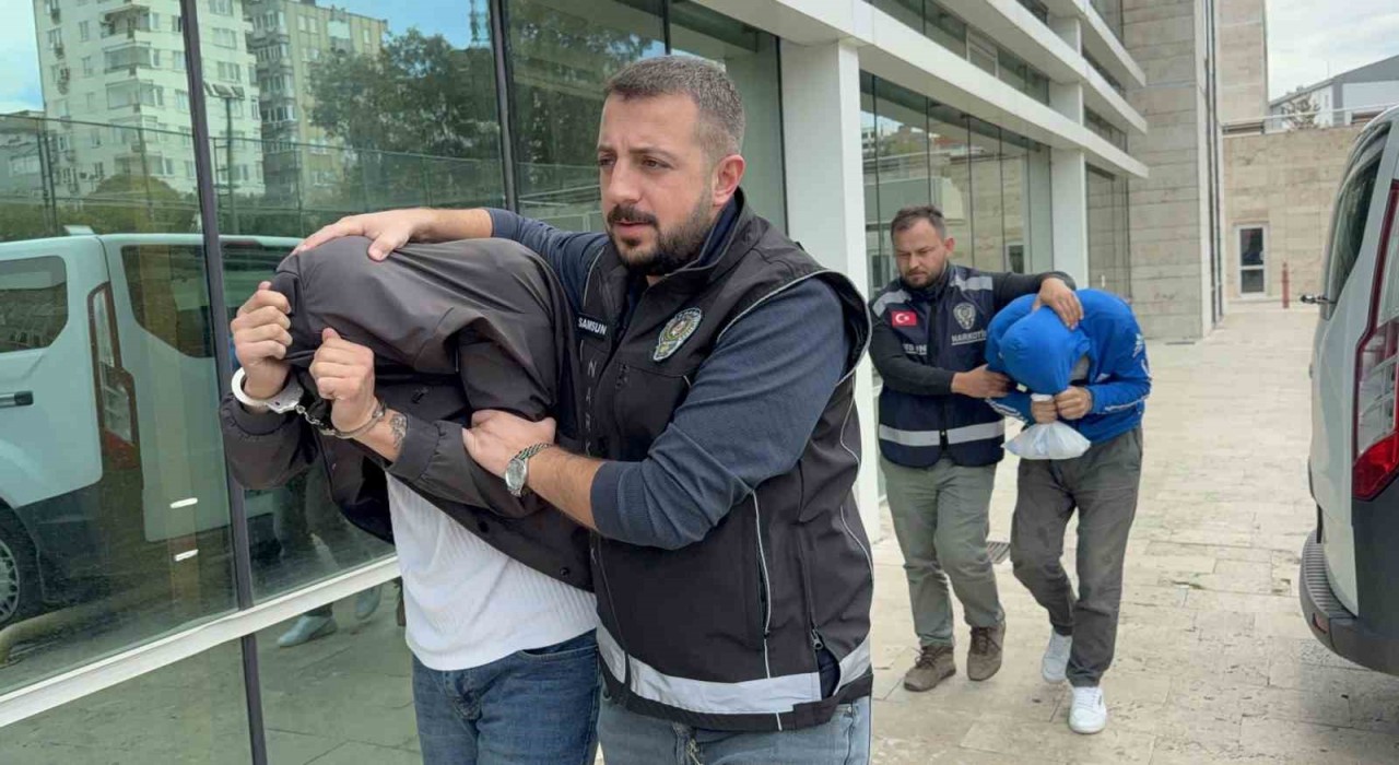 Samsunda uyuşturucuyla yakalanan 2 kişi adliyeye sevk edildi