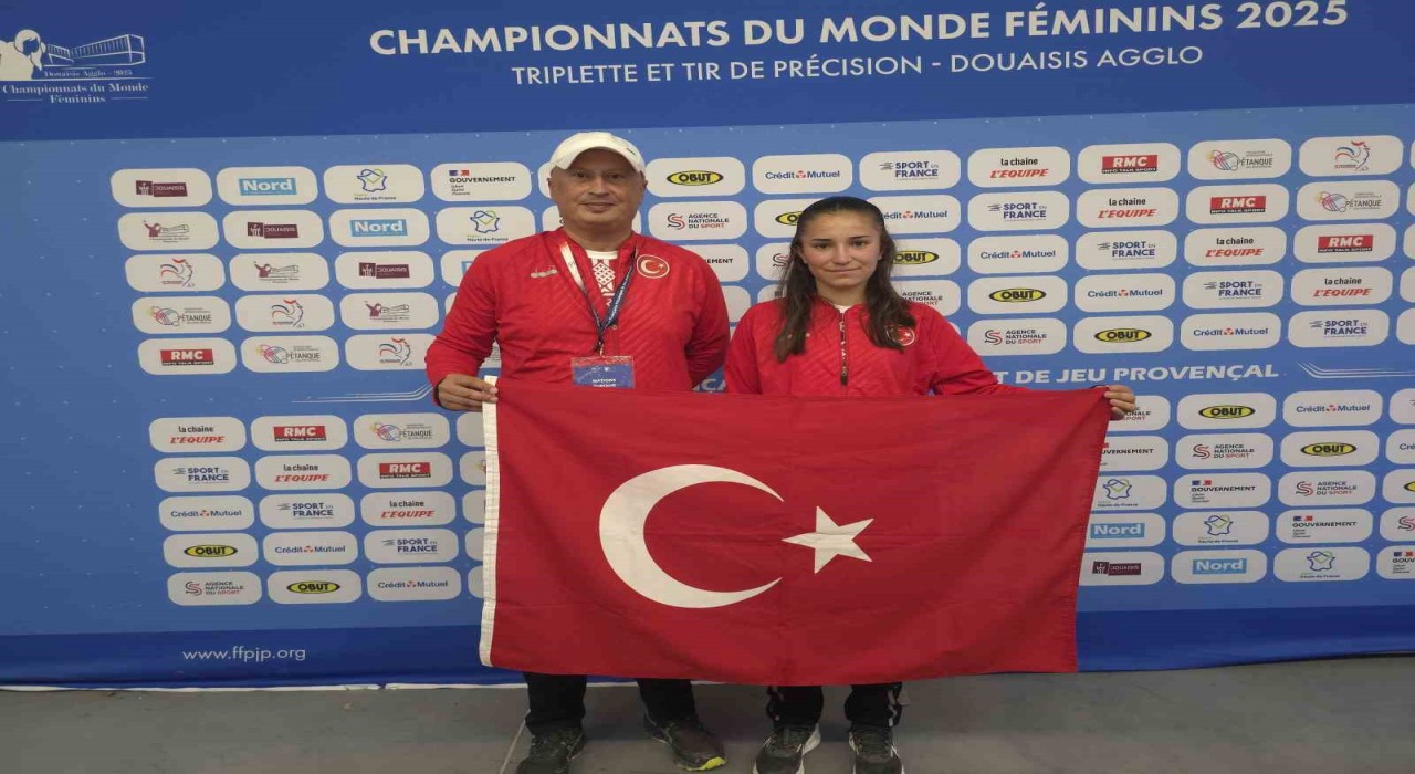 Samsunsporlu Yağmur dünya 3.sü oldu