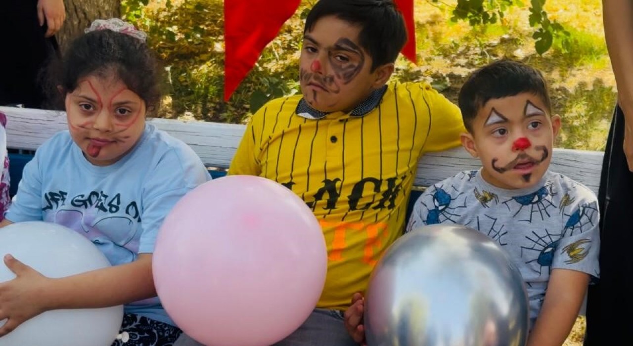 Şanlıurfada engelli çocuklara özel renkli etkinlik