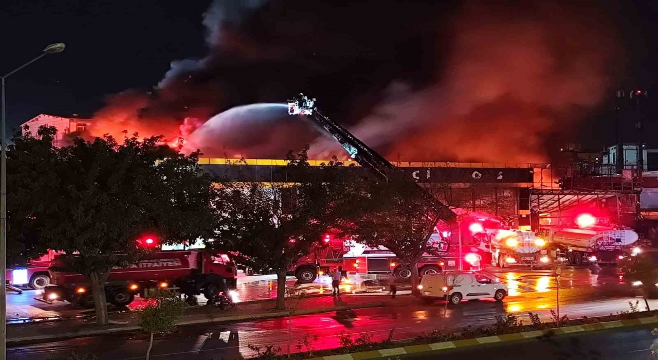 Şanlıurfada iş yerinde korkutan yangın