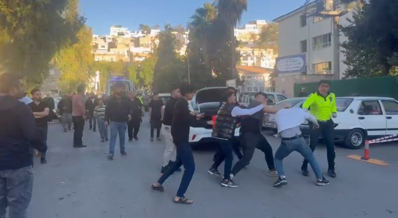 Şanlıurfada kaza sonrası kavga kamerada