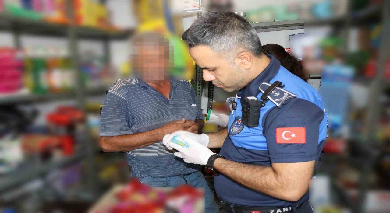 Şanlıurfada öğrencilere tarihi geçmiş ürün satan işletmeye 35 bin TL ceza