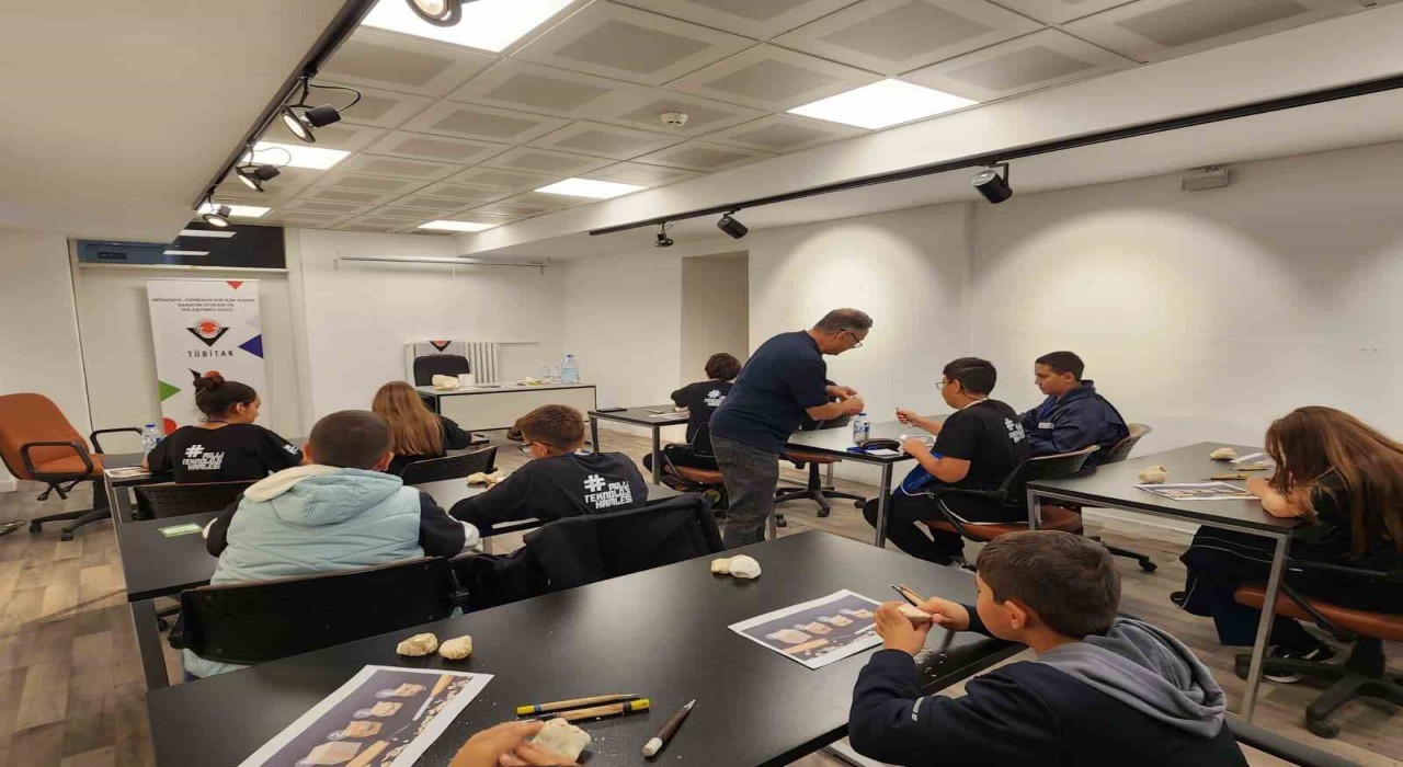 SATUYAMda Lületaşı Sanatı Atölyesi gerçekleştirildi