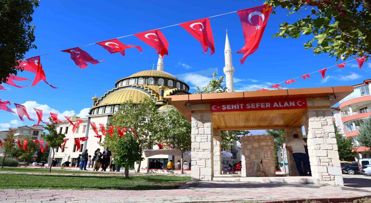 Şehit oğlunun adına 3 bin 700 Kuran-ı Kerim ve hayrat çeşmesi