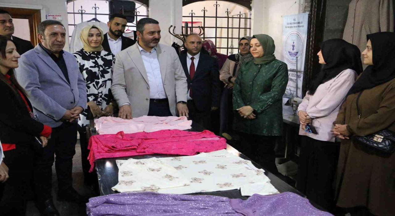 Şehit yakınları ve gaziler için Sanatla Yaşam Sergisi Diyarbakırda açıldı