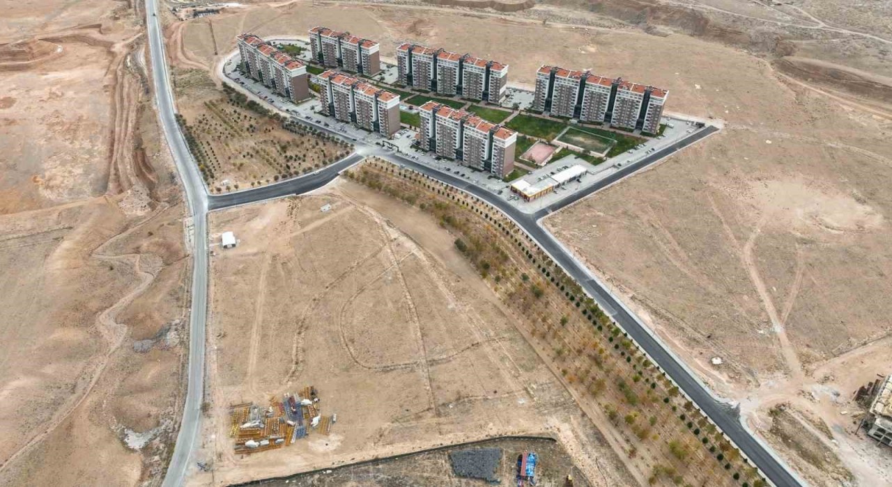 Selçukluda 40 bin metrekarelik alanda asfalt