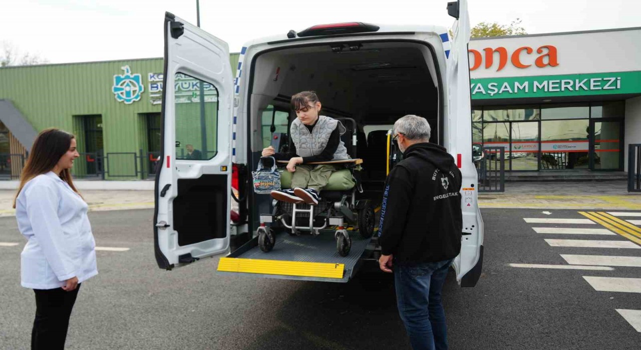 Serebral palsili Şevval, Korece ve İngilizce öğrenip köşe yazarı oldu