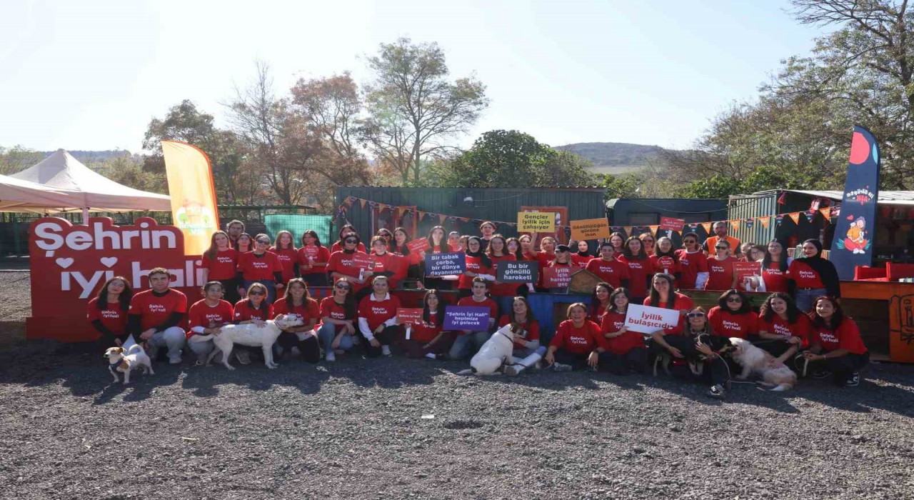 Serenay Sarıkaya ve Akbanktan yardıma muhtaç hayvanlara destek