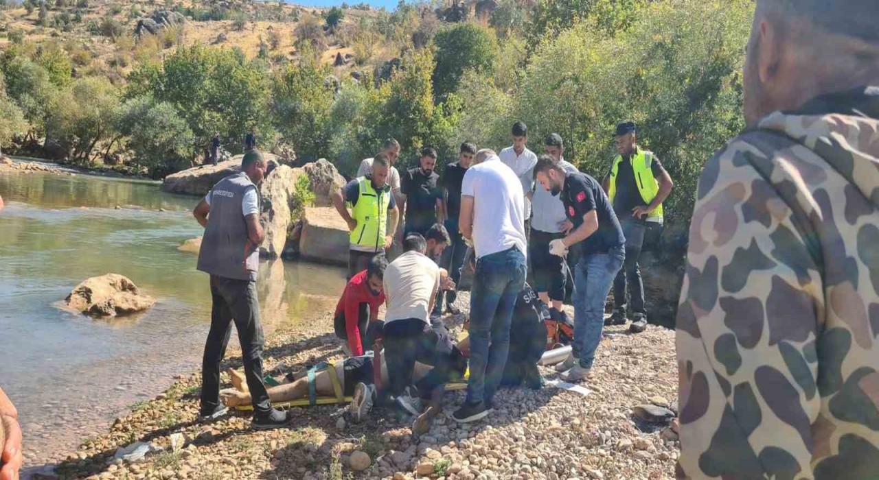 Serinlemek için girdiği suda hayatını kaybetti