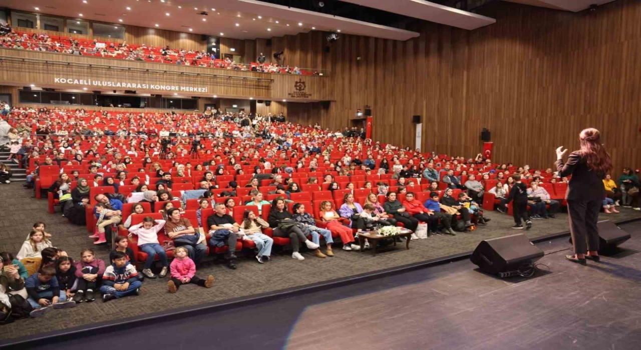 Şermin Yaşar: Türkçenin en orijinal hali köylerde
