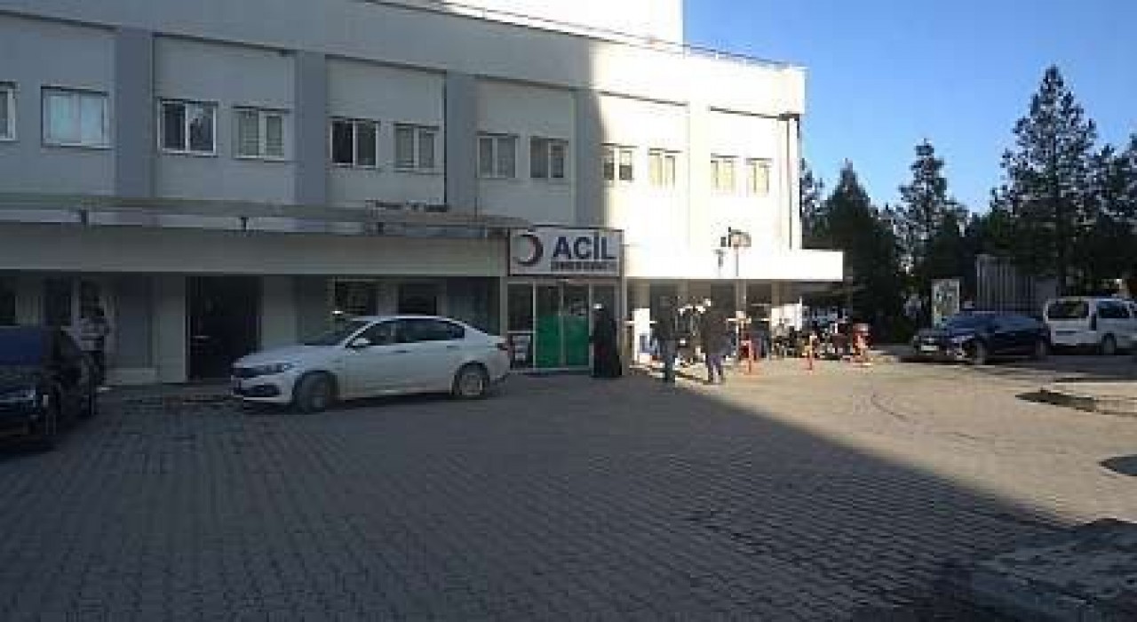 Siirt Kurtalanda 13 öğrenci zehirlenme şüphesiyle hastaneye kaldırıldı