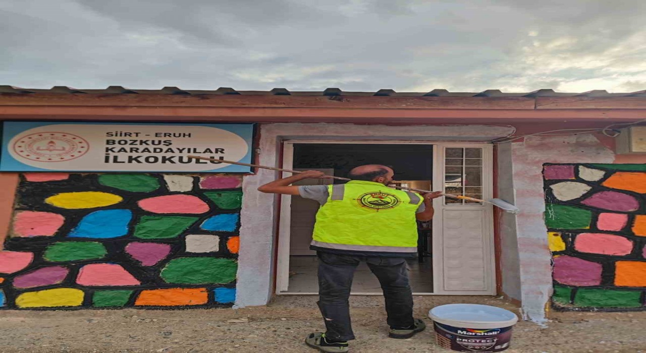 Siirtte arama kurtarma ekibinden köy okuluna renkli dokunuş