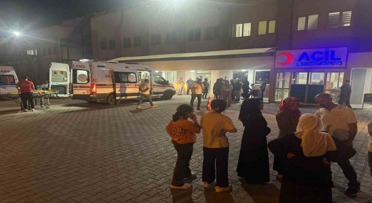 Siirtte fıstık işçilerini taşıyan minibüs ile hafif ticari araç çarpıştı: 7 yaralı