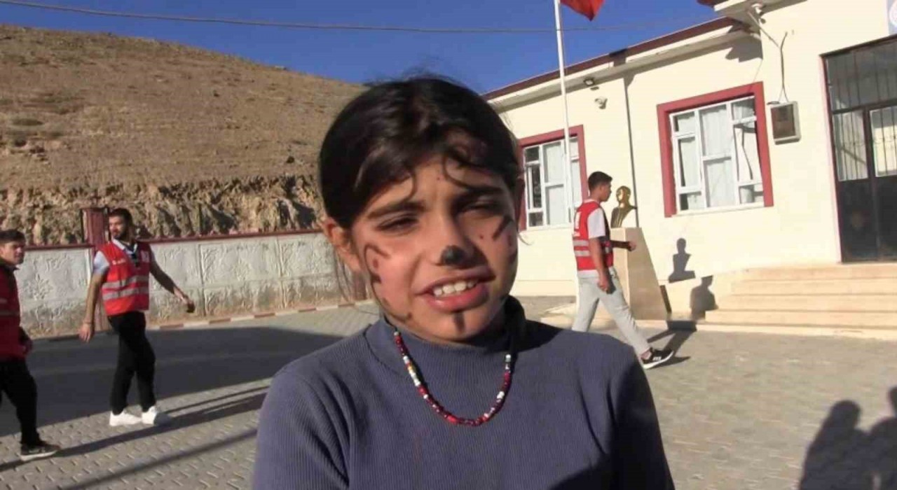 Siirtte ilkokul öğrencilerine Heimlich manevrası ve ilk yardım konuları anlatıldı