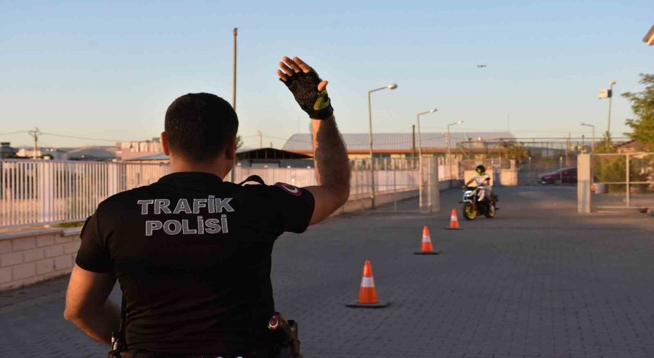 Siirtte motosiklet kazalarını önlemeye yönelik eğitim düzenlendi